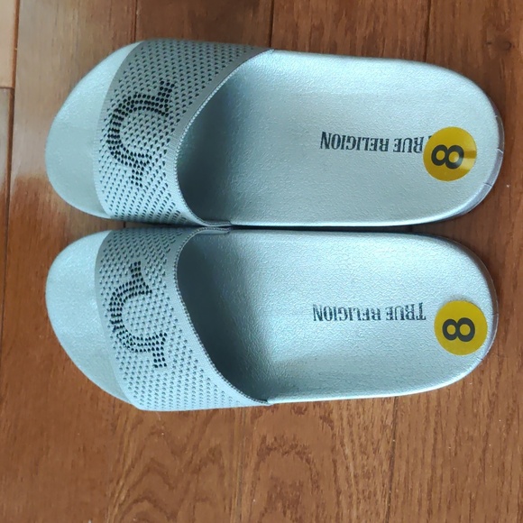 True Religion women's flip flops - Picture 5 of 6